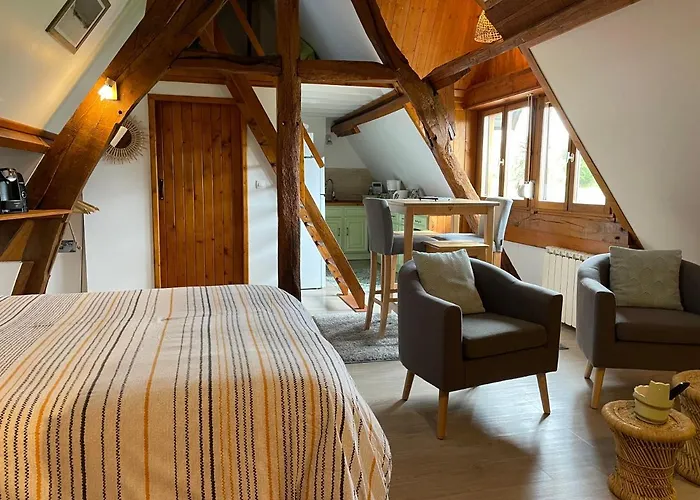 Holiday home L'atypique Au Pays De Honfleur